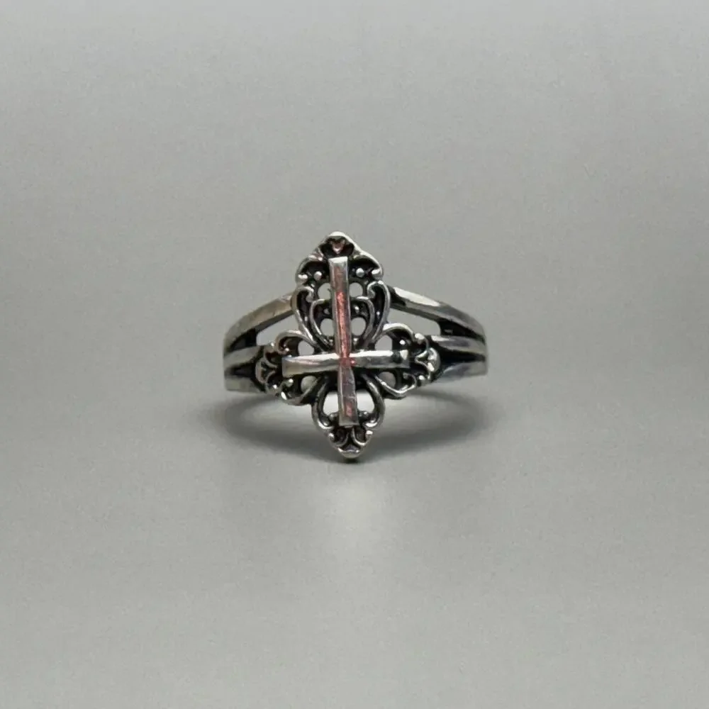 Y2K Vintage Gothic Silver Cross Ring – Size 8, Unisex, Brand New